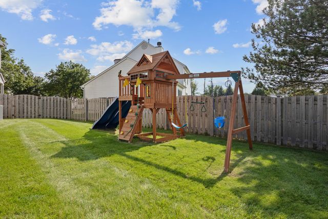 2597 Barnhart Street, West Chicago, IL 60185
