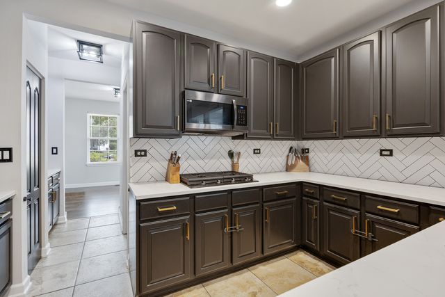 2597 Barnhart Street, West Chicago, IL 60185