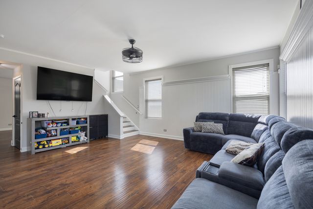 2597 Barnhart Street, West Chicago, IL 60185