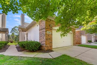 5296 S River Drive, Commerce Twp, MI 48382