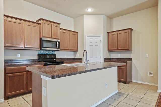 1944 Newport Drive, Lancaster, TX 75146