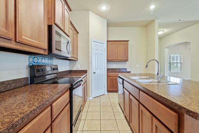 1944 Newport Drive, Lancaster, TX 75146
