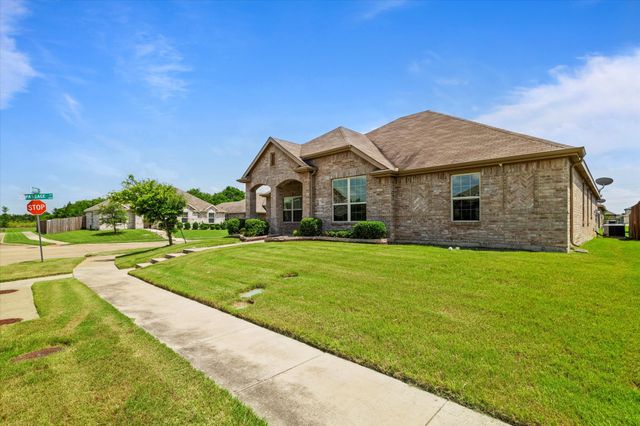 1944 Newport Drive, Lancaster, TX 75146