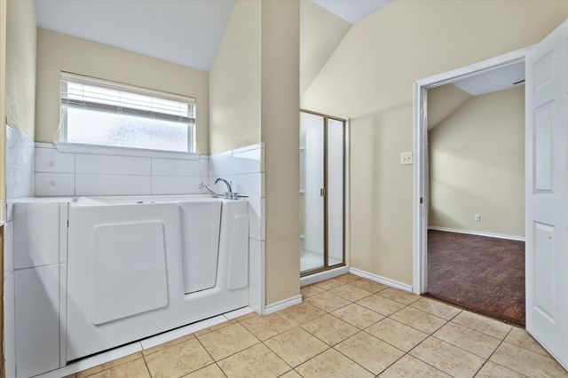 1944 Newport Drive, Lancaster, TX 75146