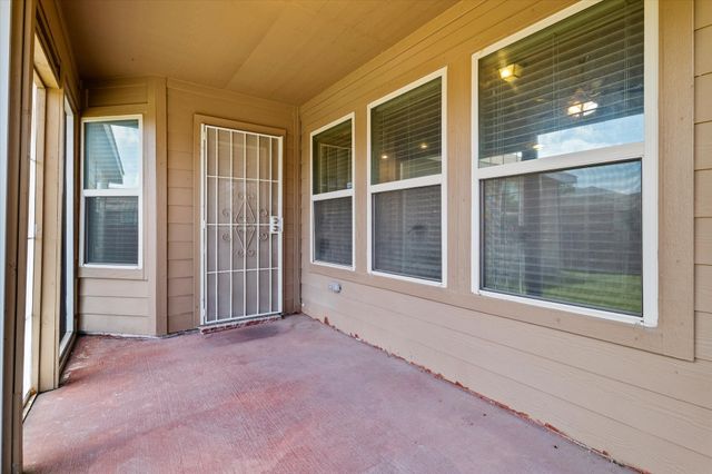 1944 Newport Drive, Lancaster, TX 75146