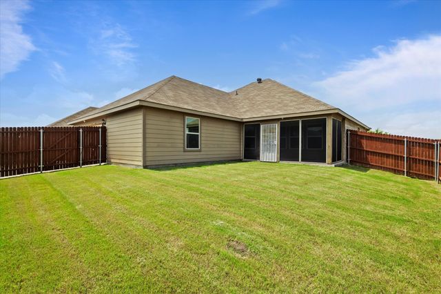 1944 Newport Drive, Lancaster, TX 75146