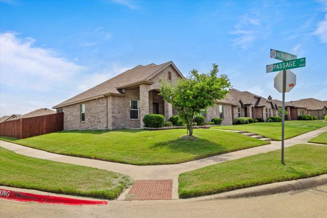 1944 Newport Drive, Lancaster, TX 75146