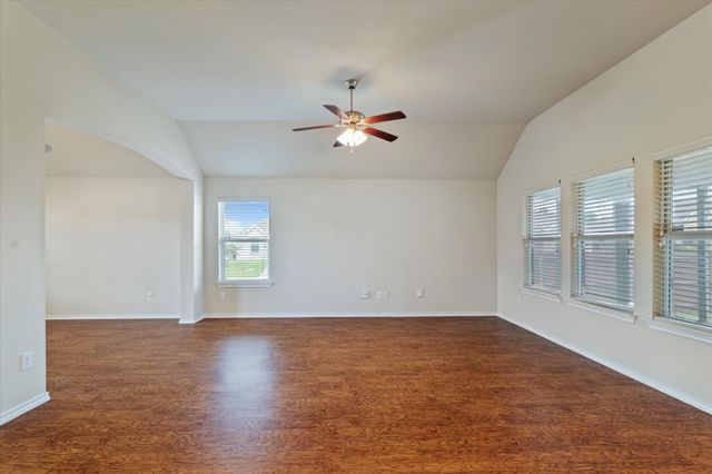 1944 Newport Drive, Lancaster, TX 75146