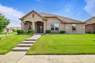 1944 Newport Drive, Lancaster, TX 75146