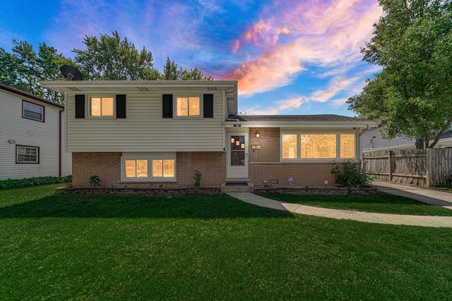 580 N 6TH Avenue, Des Plaines, IL 60016
