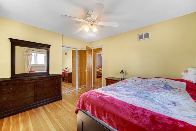 580 N 6TH Avenue, Des Plaines, IL 60016