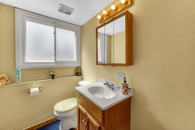 580 N 6TH Avenue, Des Plaines, IL 60016