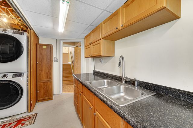580 N 6TH Avenue, Des Plaines, IL 60016