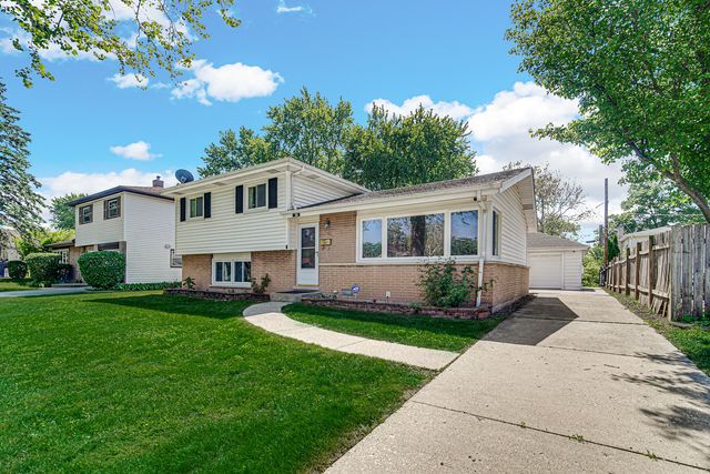 580 N 6TH Avenue, Des Plaines, IL 60016