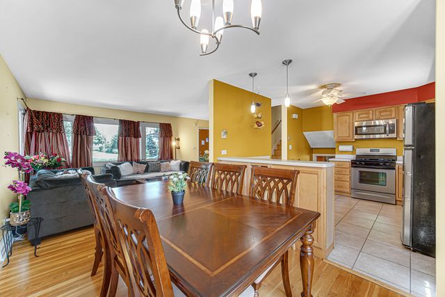 580 N 6TH Avenue, Des Plaines, IL 60016