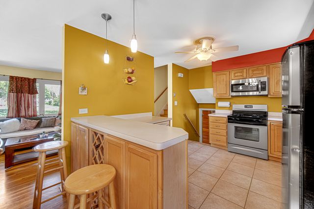 580 N 6TH Avenue, Des Plaines, IL 60016