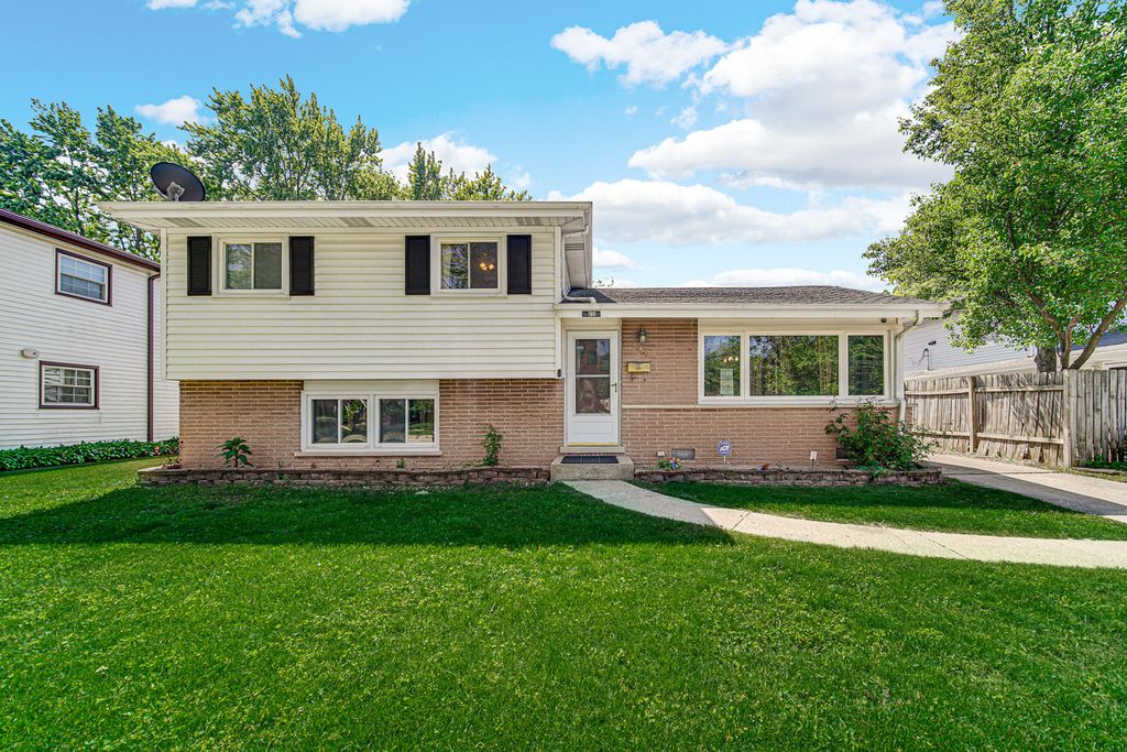 580 N 6TH Avenue, Des Plaines, IL 60016