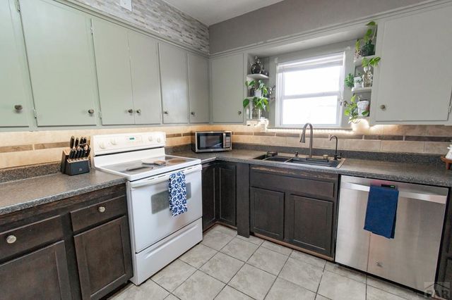 2114 Spruce St, Pueblo, CO 81004