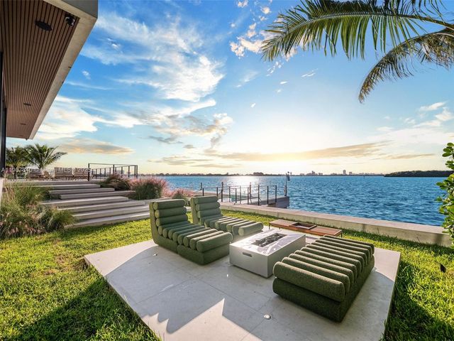 11400 N Bayshore Dr, North Miami, FL 33181