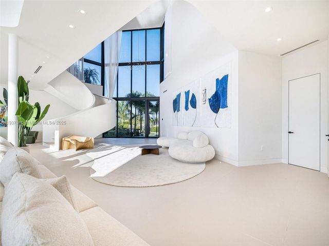 11400 N Bayshore Dr, North Miami, FL 33181