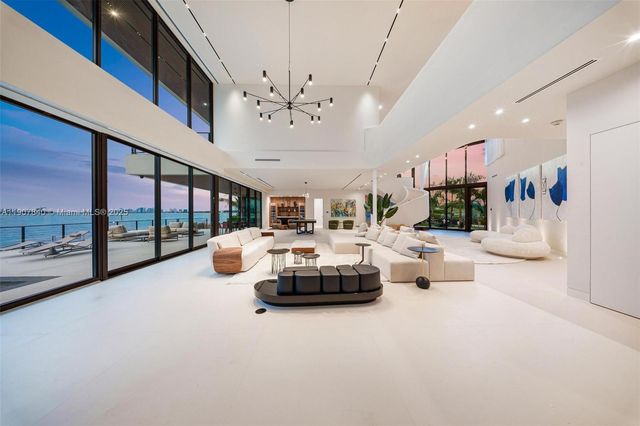 11400 N Bayshore Dr, North Miami, FL 33181