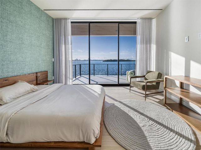 11400 N Bayshore Dr, North Miami, FL 33181