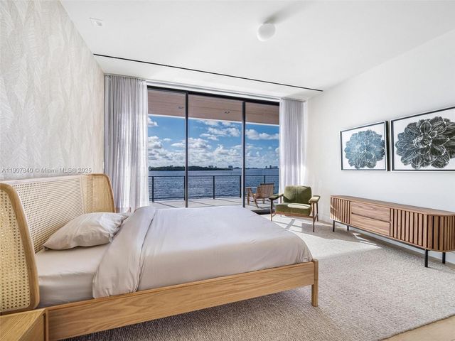 11400 N Bayshore Dr, North Miami, FL 33181