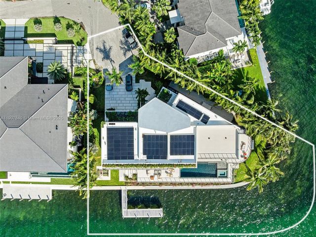 11400 N Bayshore Dr, North Miami, FL 33181