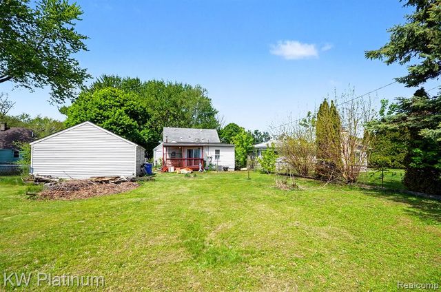 23136 Hill Avenue, Warren, MI 48091