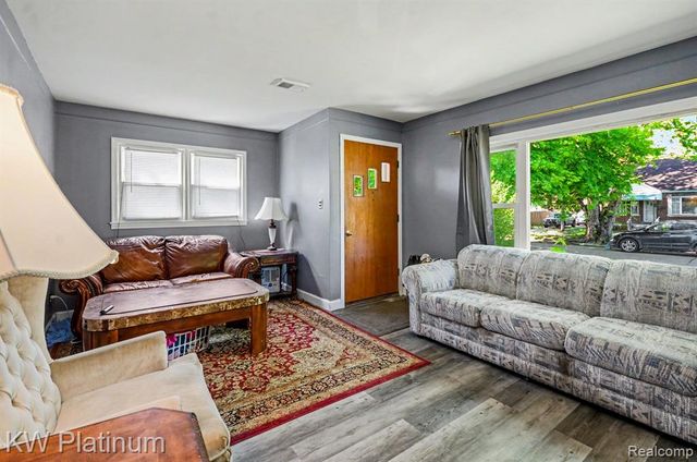 23136 Hill Avenue, Warren, MI 48091