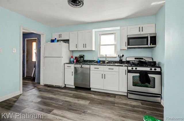 23136 Hill Avenue, Warren, MI 48091