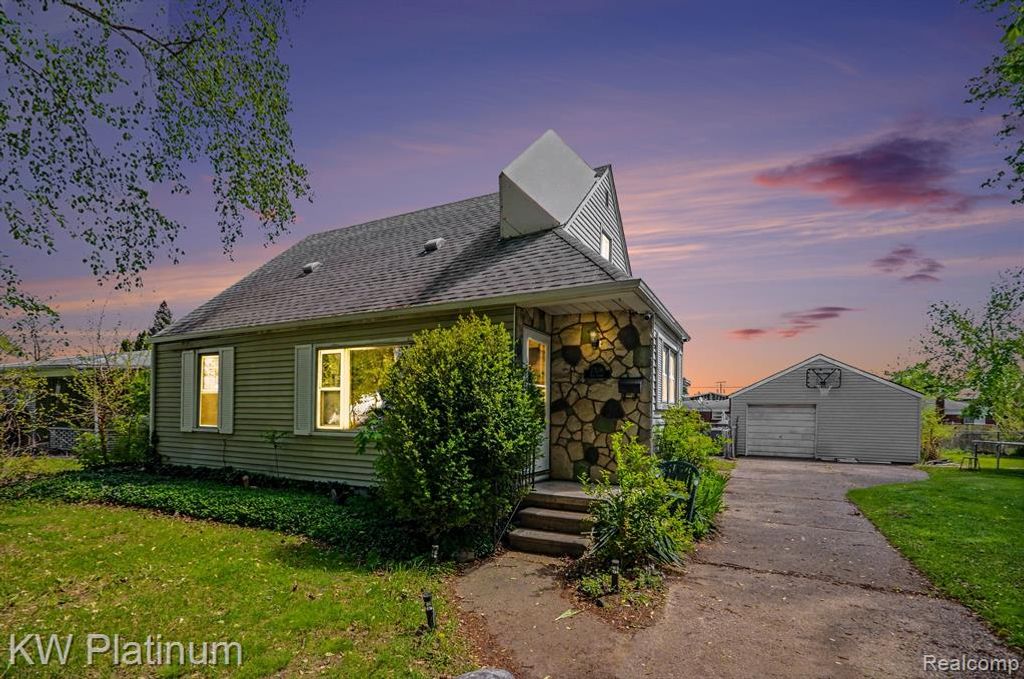 23136 Hill Avenue, Warren, MI 48091