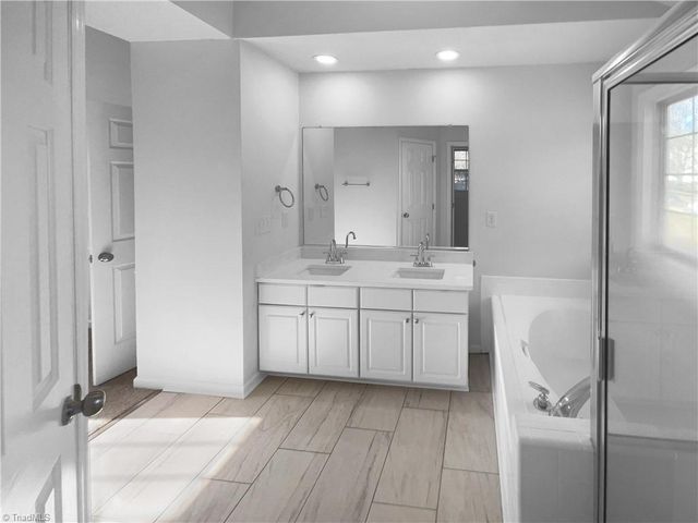 1536 Ballard Court, Kernersville, NC 27284