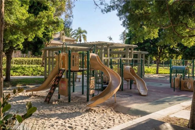 149 Lockford, Irvine, CA 92602