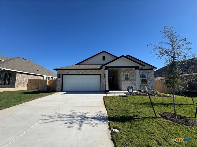 3725 Pin Oak Hills, Seguin, TX 78155