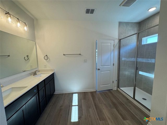 3725 Pin Oak Hills, Seguin, TX 78155