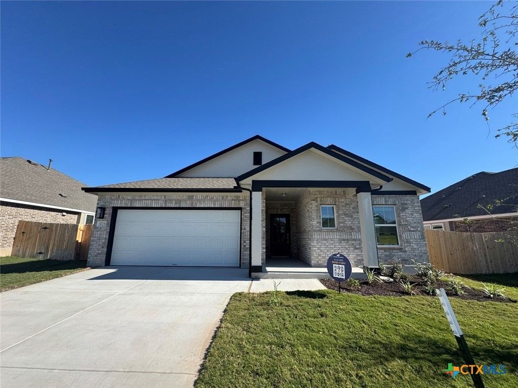 3725 Pin Oak Hills, Seguin, TX 78155