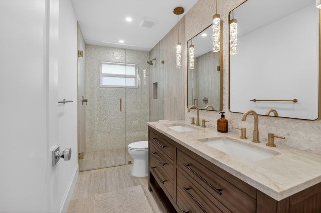 135 SE 28th Court, Boynton Beach, FL 33435