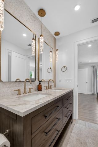 135 SE 28th Court, Boynton Beach, FL 33435