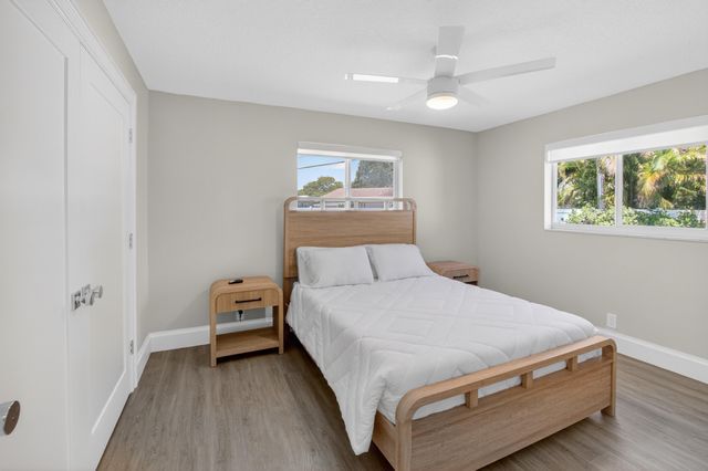 135 SE 28th Court, Boynton Beach, FL 33435