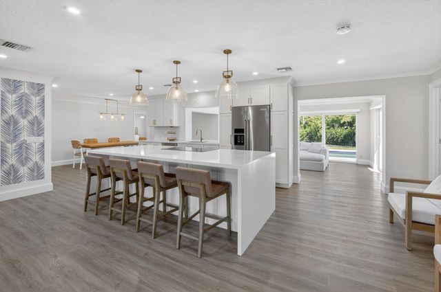 135 SE 28th Court, Boynton Beach, FL 33435