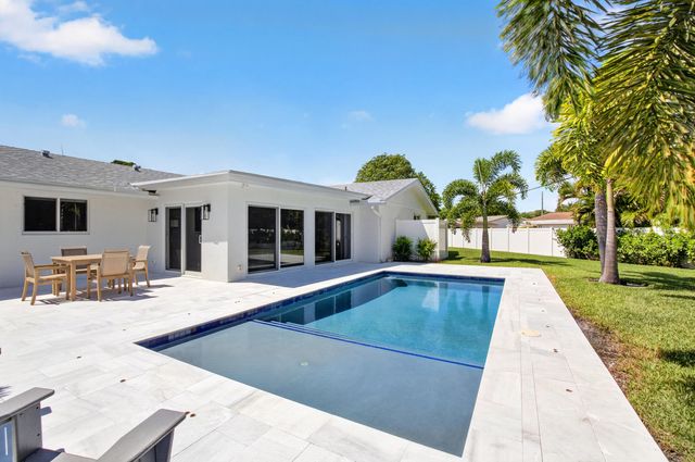 135 SE 28th Court, Boynton Beach, FL 33435