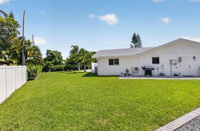 135 SE 28th Court, Boynton Beach, FL 33435