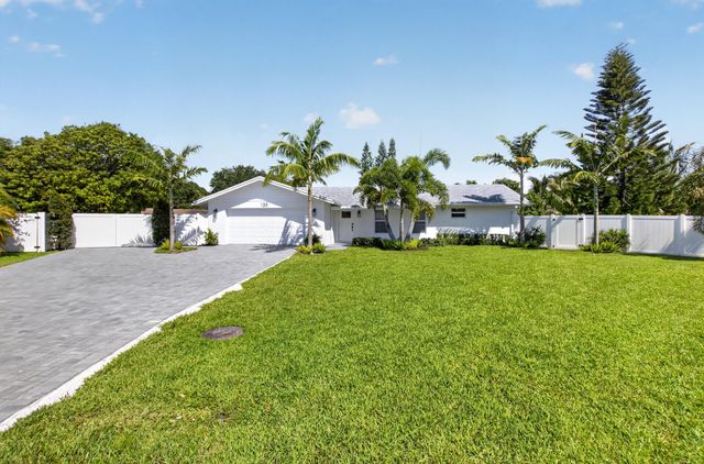 135 SE 28th Court, Boynton Beach, FL 33435