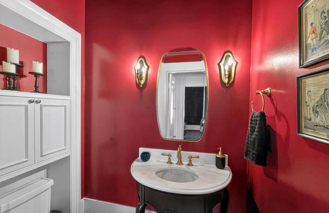 36 Society Street, Charleston, SC 29401