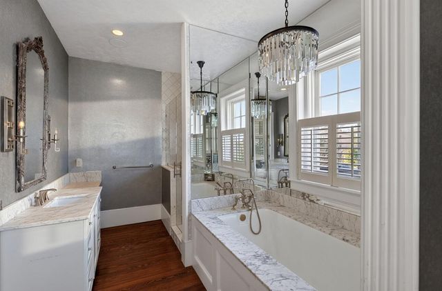 36 Society Street, Charleston, SC 29401