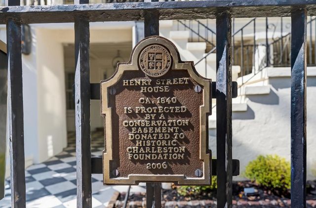 36 Society Street, Charleston, SC 29401