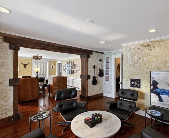 36 Society Street, Charleston, SC 29401