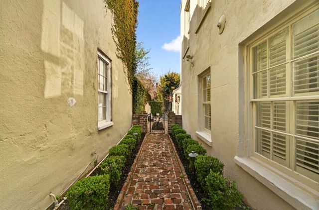 36 Society Street, Charleston, SC 29401