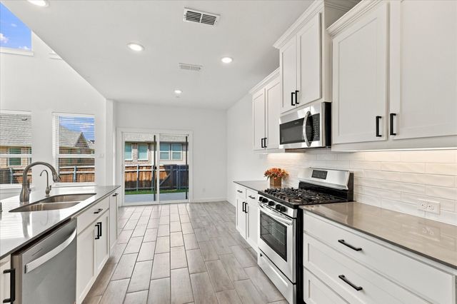 2737 Splendor Drive, Little Elm, TX 75068